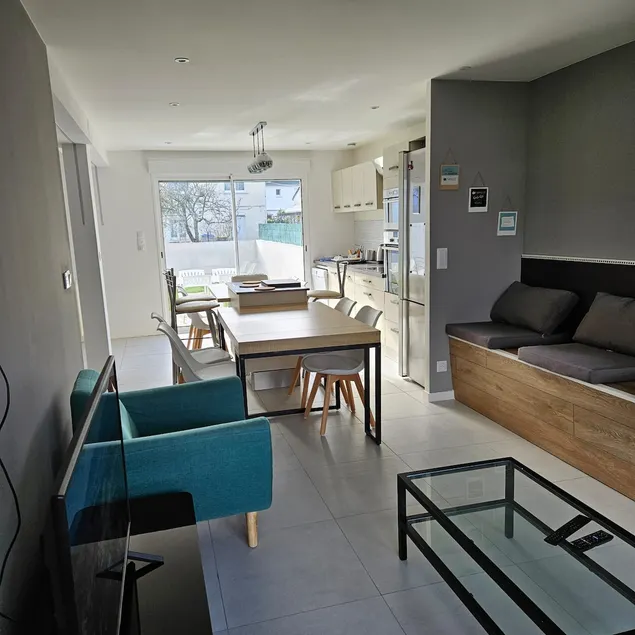 Large House 7 bedrooms 4 bathrooms 10 to 15 beds - Image 1
