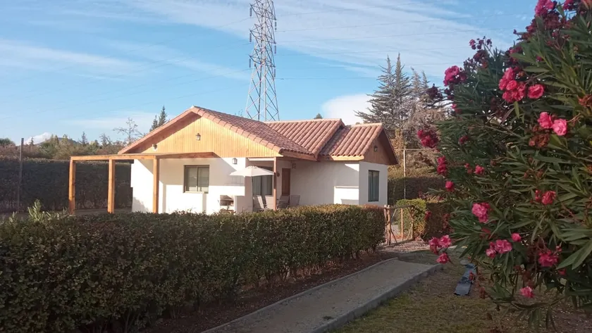Beautiful cabin, swimming pool, vacation and wine tour - Image 1