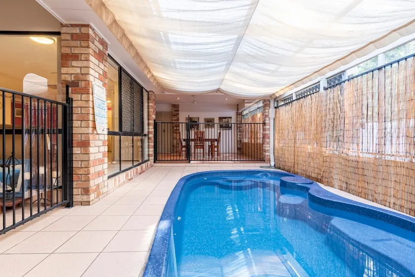 Entire Guest House: Spacious & luxury family space - Image 1
