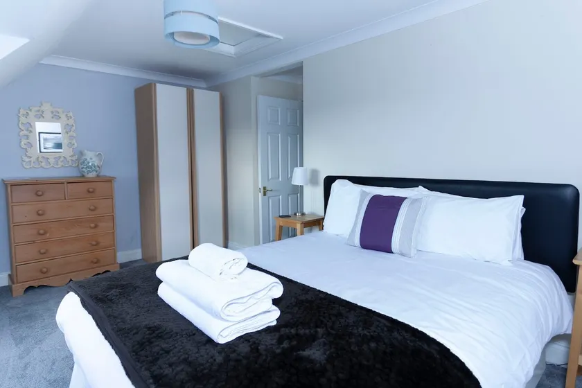 Tankerton Town House, 1 parking space, 150m beach - Image 1