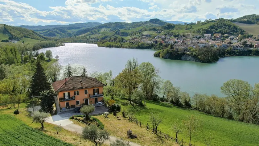 Peschiera: a house on the lake - Image 1