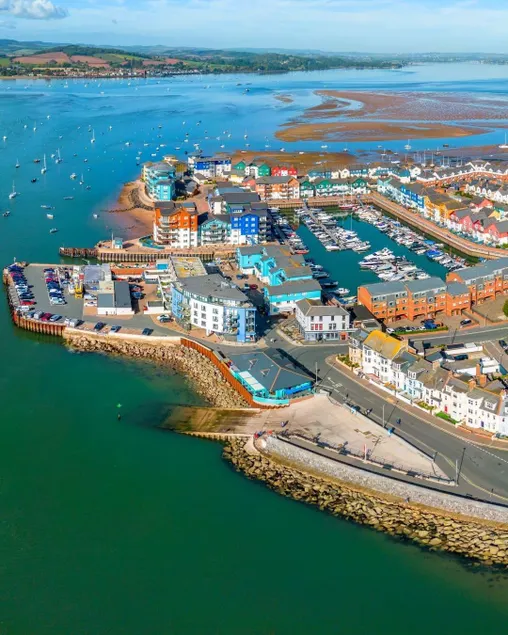 Super two bedroom apartment on Exmouth quay - Image 1