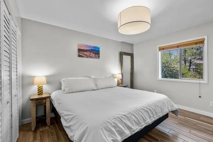 Prime location 4BD/2BTH | Dog Friendly | Sleeps 8 - Image 1