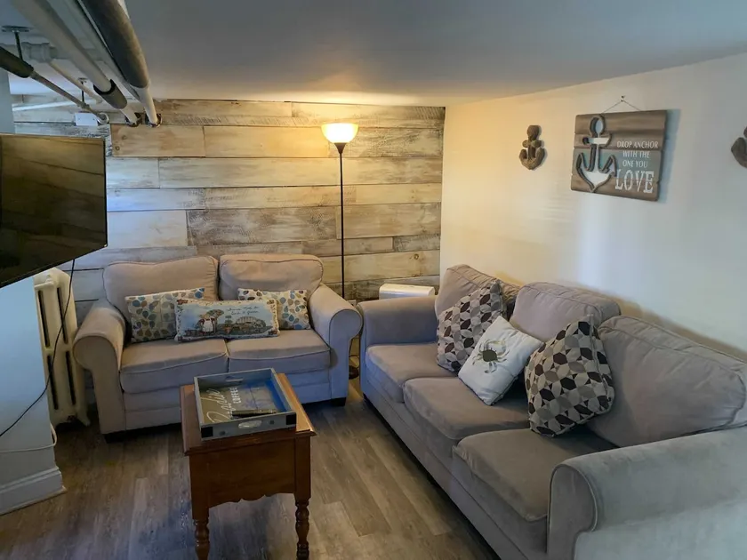 Cozy Vintage Beach bungalow-6 guests! - Image 1