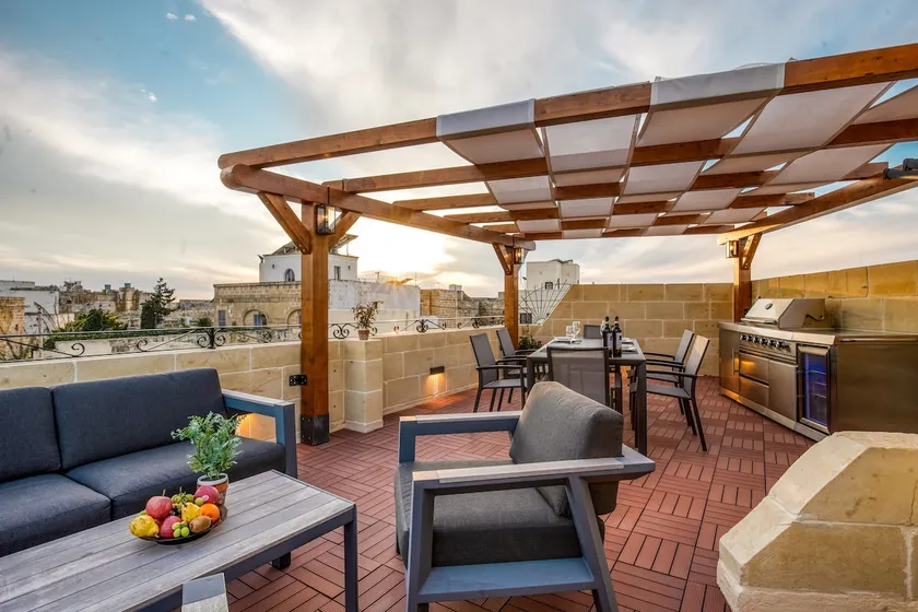 Narcisa - Luxury 3BR Traditional House with Pool, Cinema & Hot Tub - Image 1