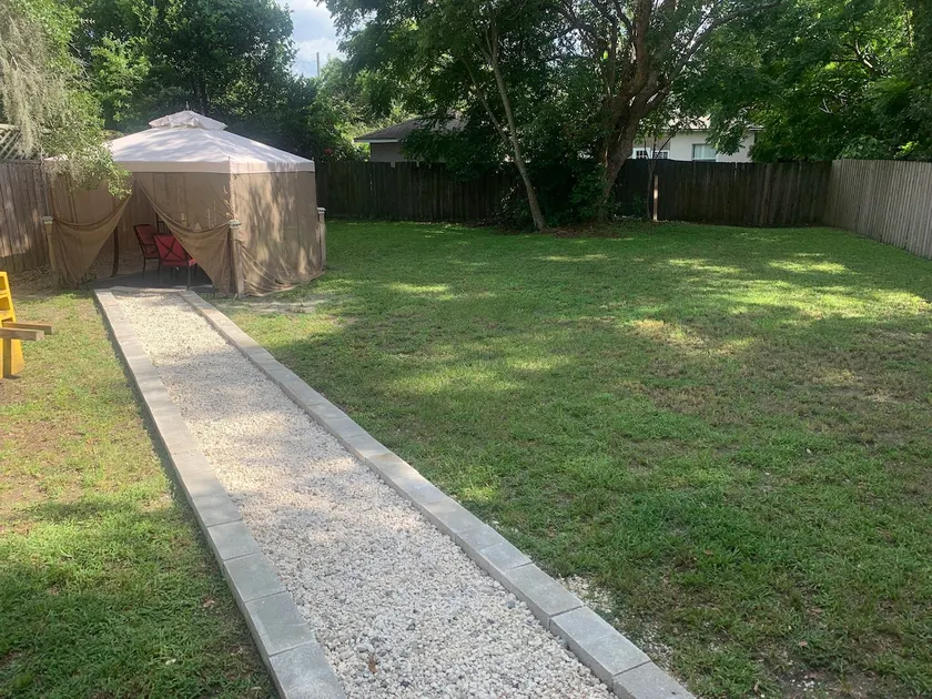Pet OK, house with washer, dryer, AC and parking. - Image 1
