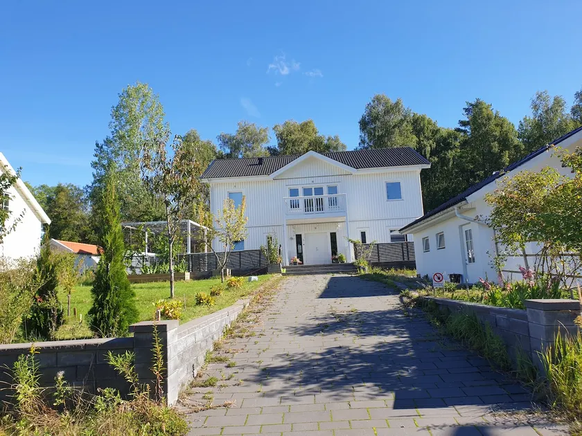 modern Fresh familj villa Two-story house - Image 1
