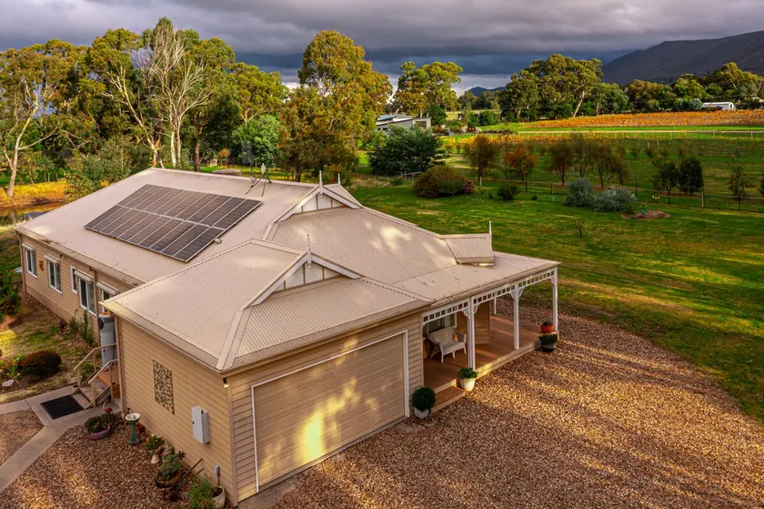 Lallibroch ist ein wunderschön eingerichtetes modernes Landhaus in den Grampians. - Image 1