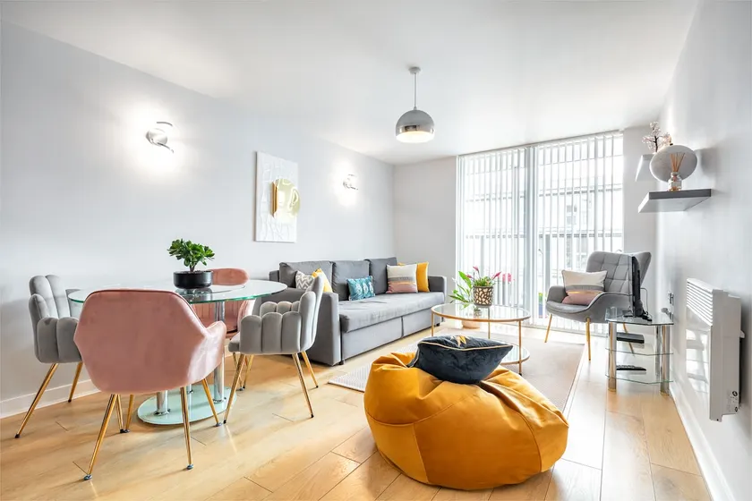 Stunning Apartment with Underground parking! - Image 1