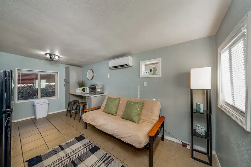 Casita | 1 BR 1 BA | Near U of A | Fully Fenced - Image 1