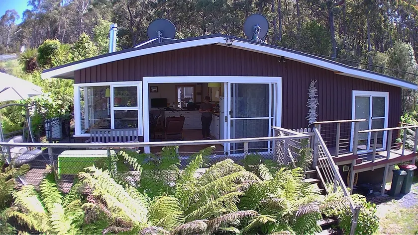 Winkle Shack - waterfront, wood fire, outdoor bath - Image 1