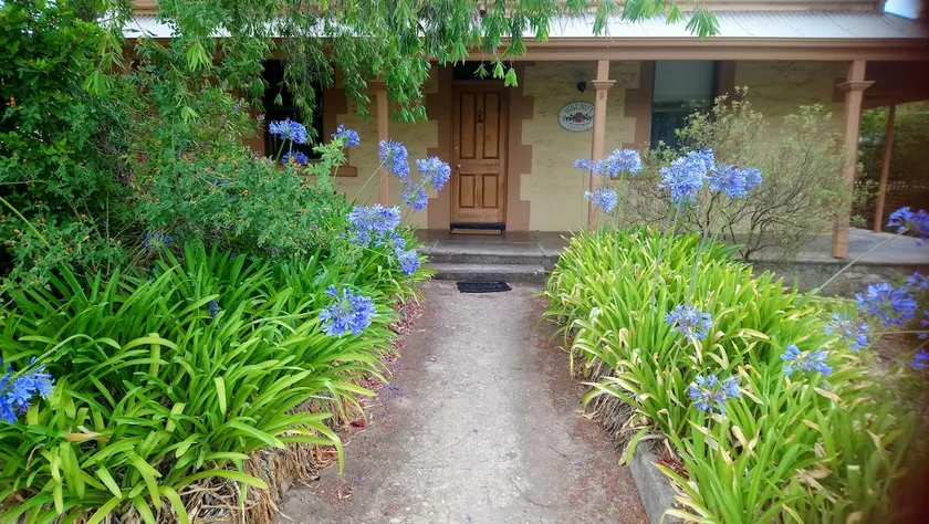 Walnut Cottage - Image 1
