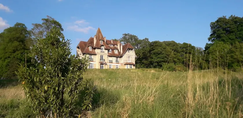 Family home, 3 Ha park, 30 min from the sea - Image 1