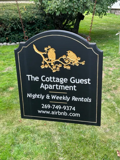 Charming Restored Vintage Retreat! 5 min to I 69 - Image 1