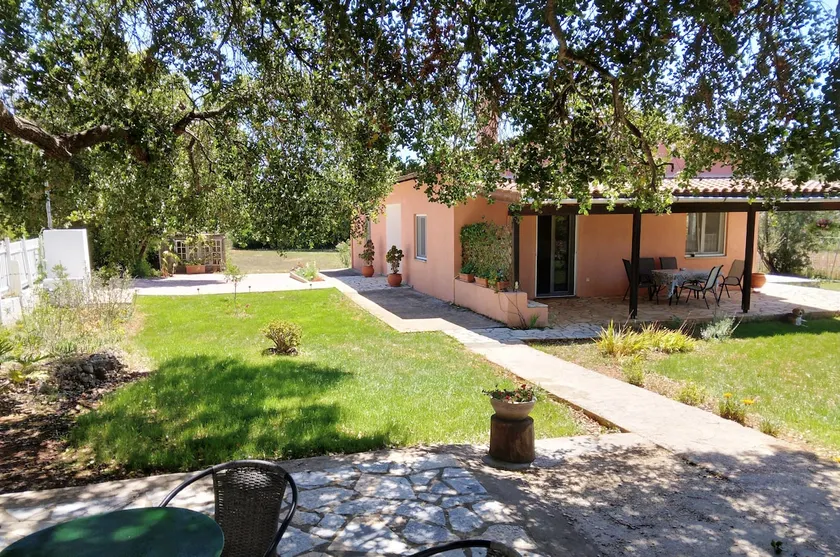 Joleni Cottage in Keramies - Image 1