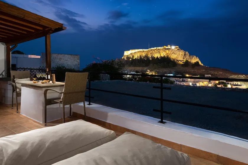 Villa Valasia, Lindos, Villa de 3 Dormitorios con Terraza en la Azotea, Acrópolis y Vista al mar - Image 1