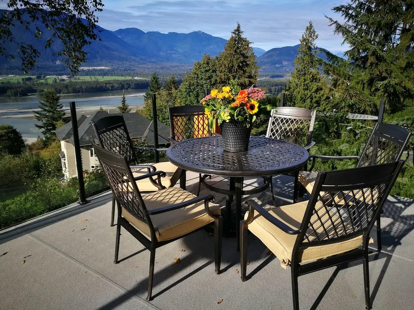 Deer Manor-Fraser River Panorama Villa - Image 1