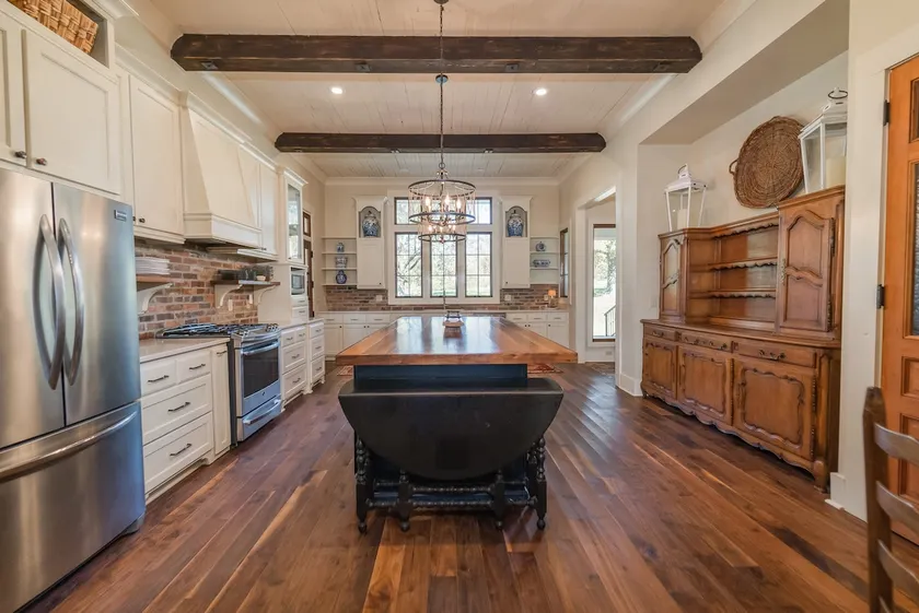 Heart Pine Hall, 4 BR, near Corinth, Selmer - Image 1