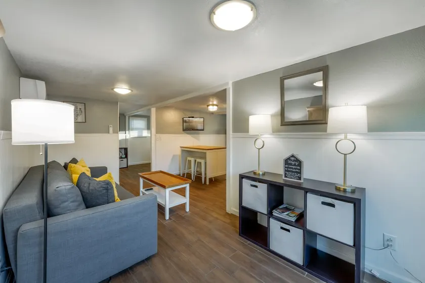 Charming, 1 BR 1 BA, Near U of A, Fenced - Image 1