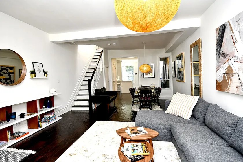 Executive Home Heart of Toronto Restyled w/Parking - Image 1