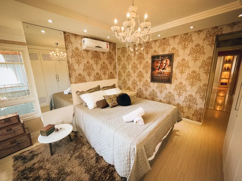 Cinema-themed apartment, 3 blocks from Rua Coberta! - Image 1