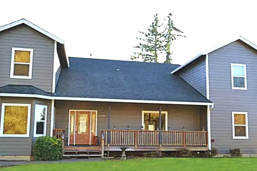 Enjoy a Memorable Getaway at Riggs Road Retreat! - Image 1