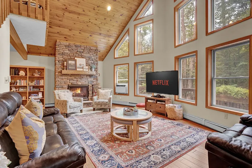 Peaceful Poconos Escape + Hot Tub, Sauna & Hiking - Image 1