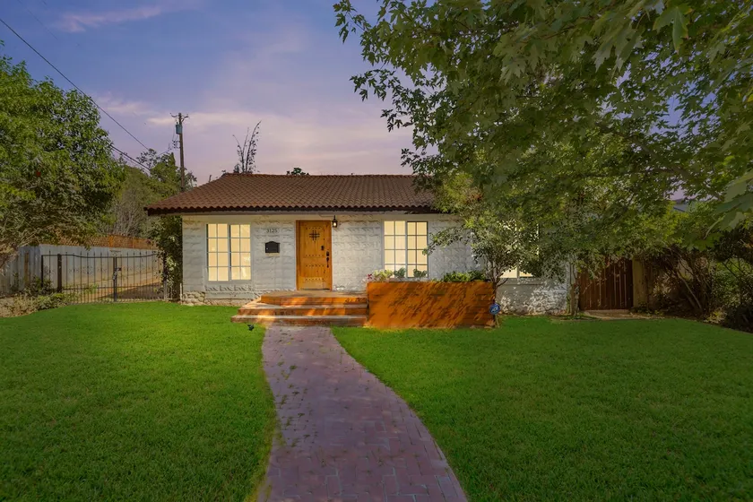 Spanish Cottage 3bed Newly Renovated Big Backyard - Image 1