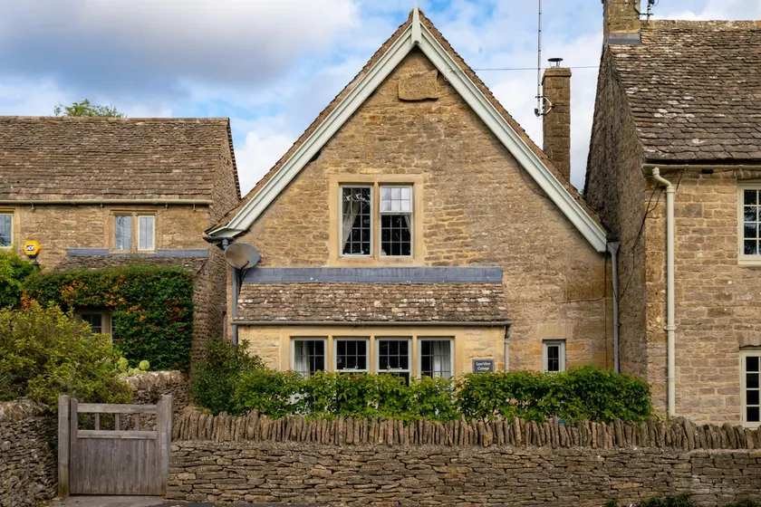 Delightful 4 bedroom Cotswold character cottage - Pass the Keys - Image 1