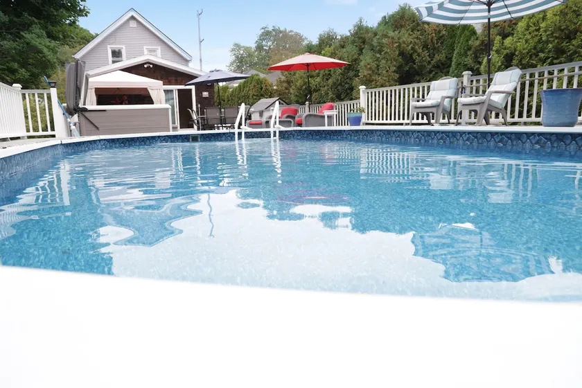 Jamestown: In town cottage near Newport 9/2-5 OPEN - Image 1
