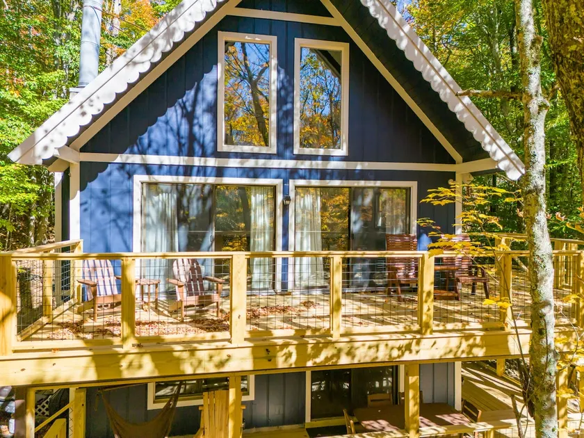 Renovated, Foosball, In the trees, EV charger! - Image 1