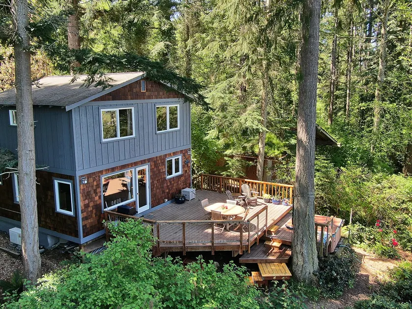 Miss Opal's Water View Retreat - Image 1