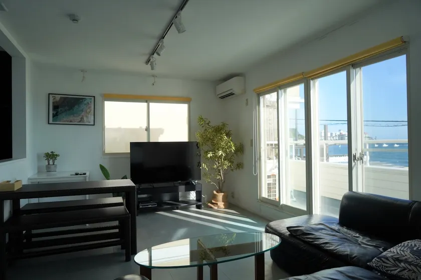 [Maximum 8 people & pets allowed] Ocean view 10 seconds from the sea! The 3rd floor is available for 6 or more people or for an additional fee! - Image 1