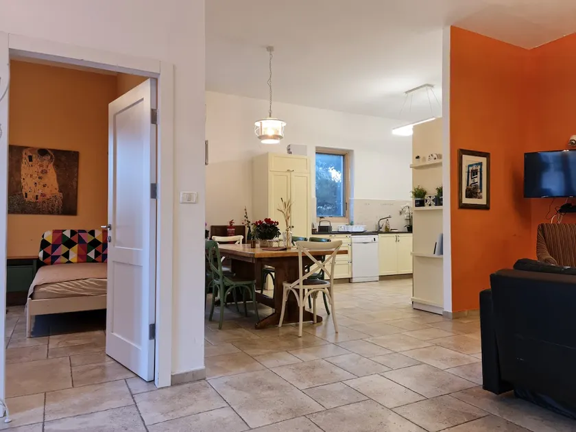 Authentic luxurious fully equipped(MAMAD) flat - Image 1