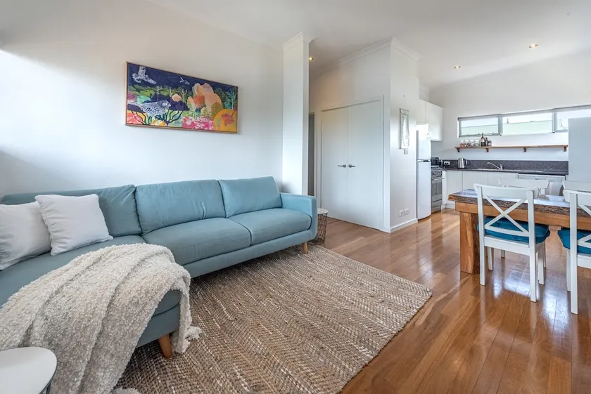 Laurina Apartment: Seaside 2bedroom Self-contained - Image 1