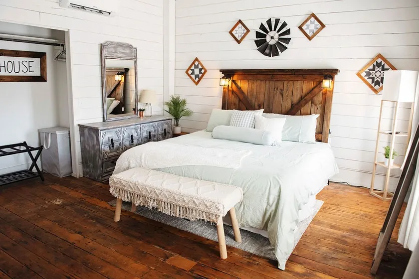 The Farmhouse Loft \"Greene County's Guesthouse\" - Image 1