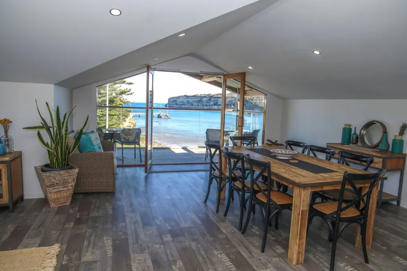12 Rocks Beach View Loft Central Port Campbell - Image 1