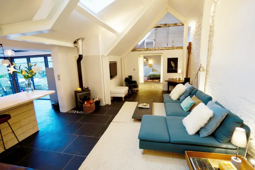 Lovingly refurbished Nomad Stables - Image 1