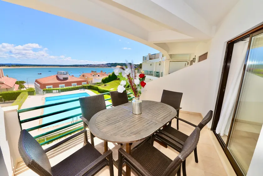 'Palm Tree' -Apartment with sea view and pool - Image 1