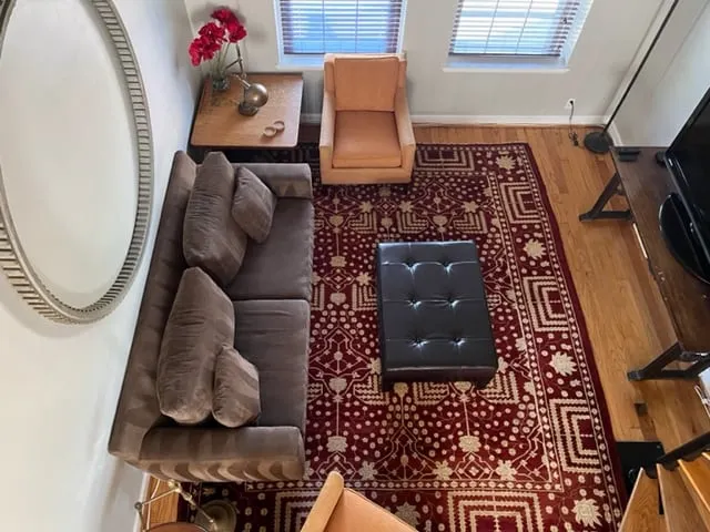 Large WWII era two-bedroom + loft with balcony - Image 1