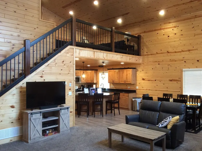 Star Lite Cabin Close to YNP Fiber Internet - Image 1