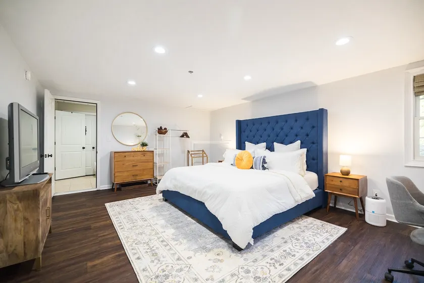 2-Bedroom Basement Suite Mins to UGA - Image 1