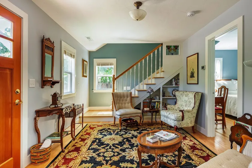 Orchard Alley Guesthouse - Image 1