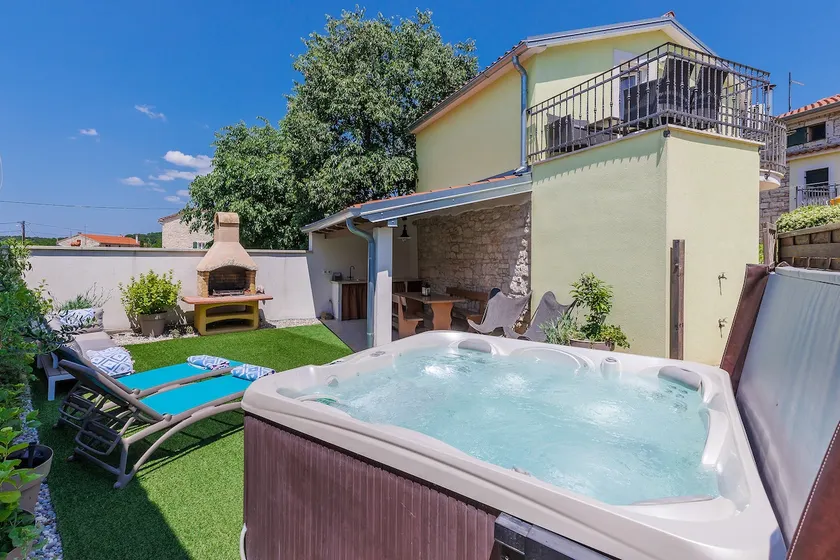 House Ana - Image 1