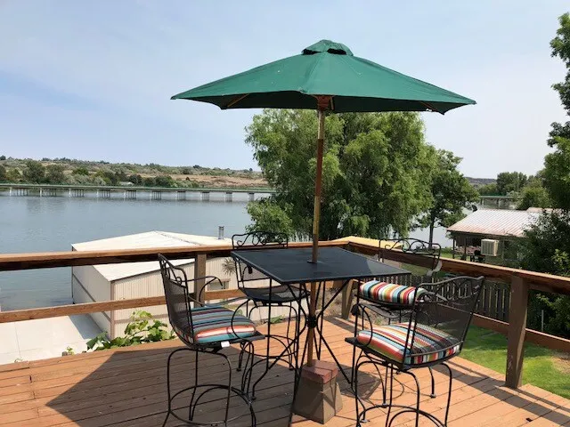 Amazing relaxing get-away home on the Snake River with river view and boat dock. - Image 1