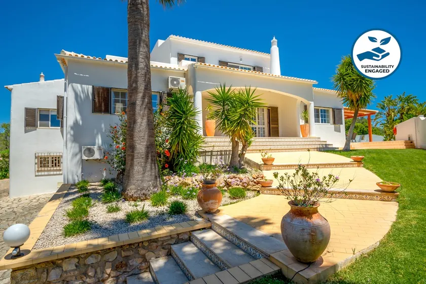 Peaceful villa with heatable pool in Almancil - Image 1