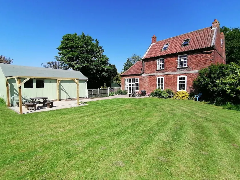 Diamond House | Family Groups | Sleeps 18 | Dogs - Image 1