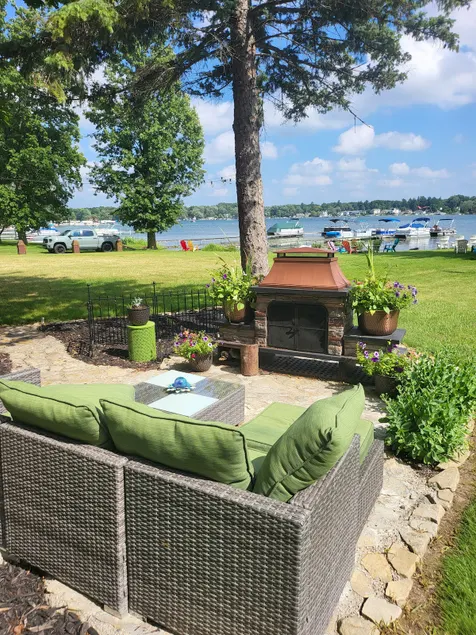 Turtle Cove Lakefront, pool, hot tub, Sauna! - Image 1