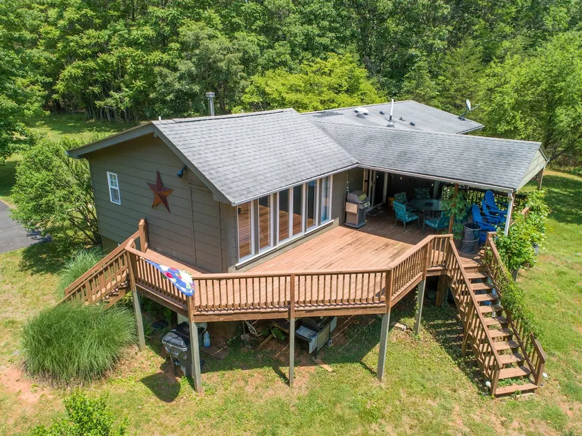Wren House-nature, hot tub, privacy, mountain view - Image 1