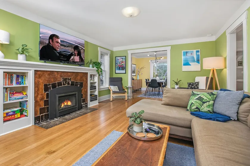 Green Lake Craftsman – Hot Tub, AC, Dog Friendly - Image 1